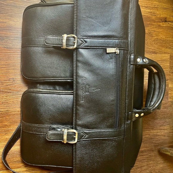 Black Leather Unisex Travel Bag with double handle and Adjustable Strap - Picture 1 of 13